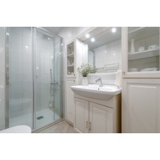 Small Bathroom Idea With Close Cabinet Storage Small Bathroom Idea With Close Cabinet Storage